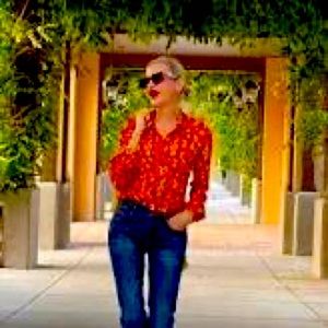 Beautiful Cabi Belfry Blouse- simply elegant